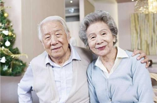 梦见很多老人