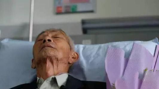 梦见有老人去世