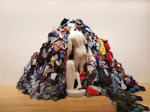 梦见找不到要穿的衣服