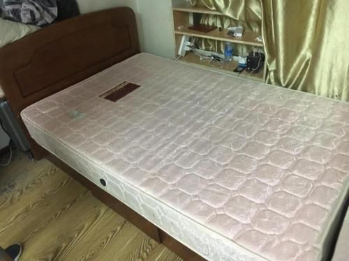 梦见床垫坏了