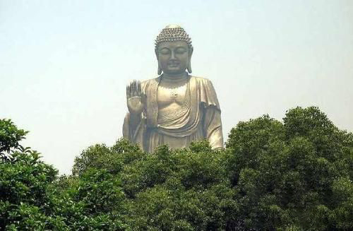 梦见极大的佛像