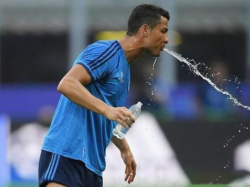 梦见吐水