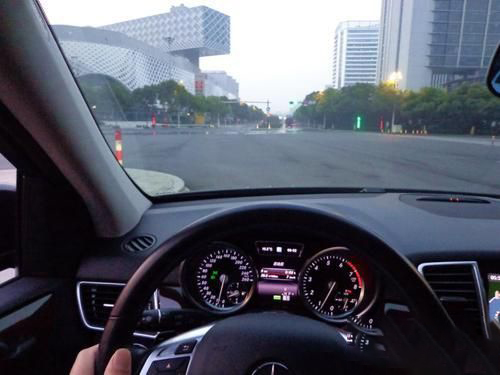 梦见自己会开车