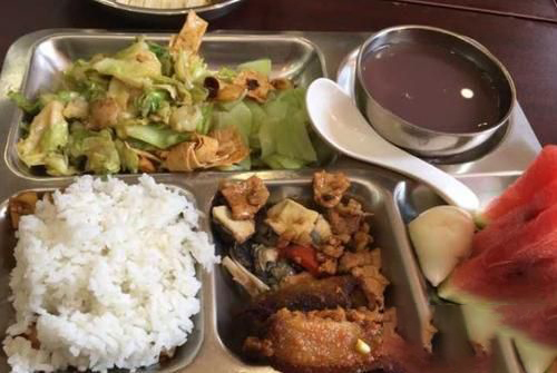 梦见食堂吃饭