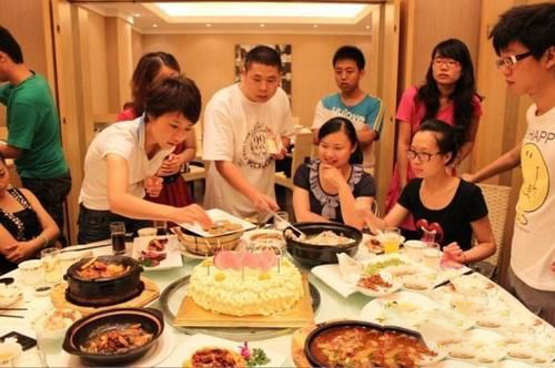 梦见生日聚会