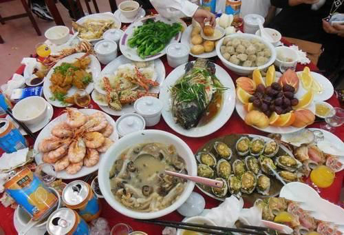 梦见到朋友家吃饭