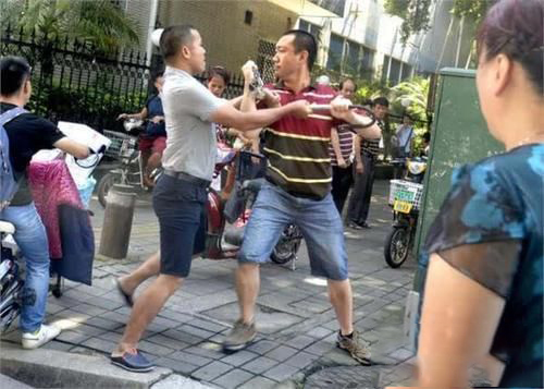 梦见看他人打架