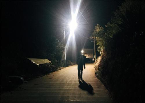 梦见黑夜走路