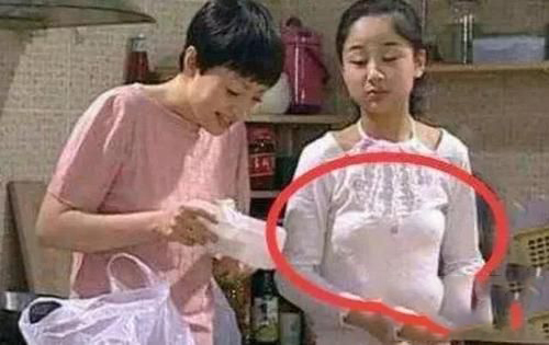 梦见穿衣服洗澡