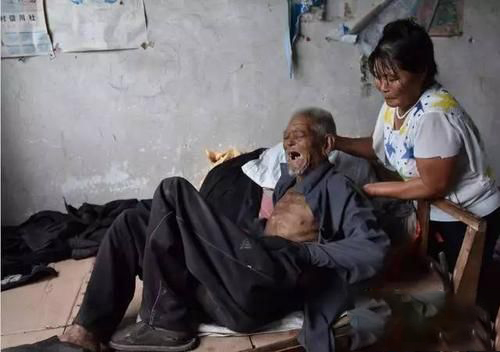 梦见和死去的长辈睡觉