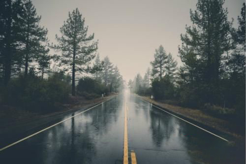 梦见山里下雨