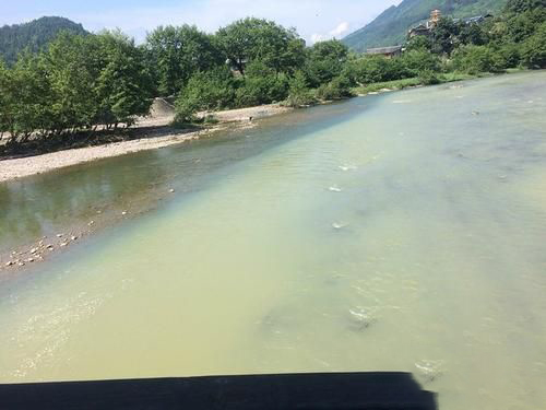 梦见河水变混浊