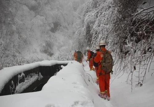 梦见受困雪山