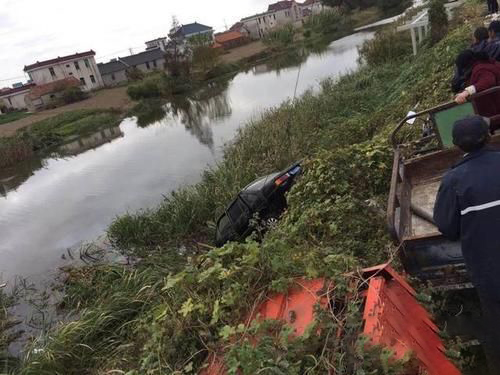梦见掉入河中