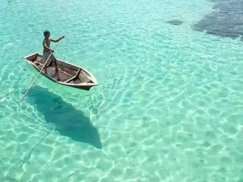 梦见在水上漂浮