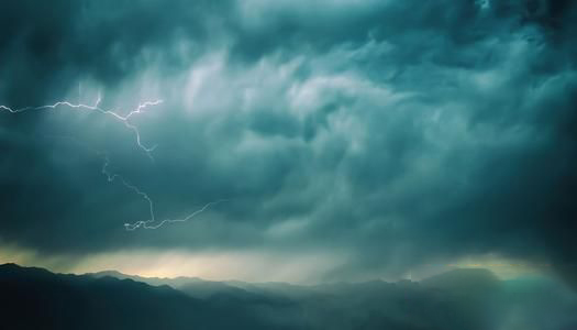 梦见雷击