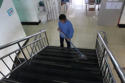 梦见拖楼梯