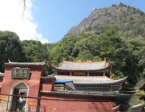 梦见家周边建了寺庙