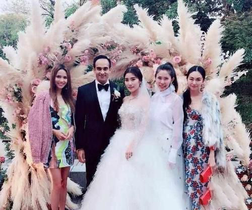 梦见前女友结婚
