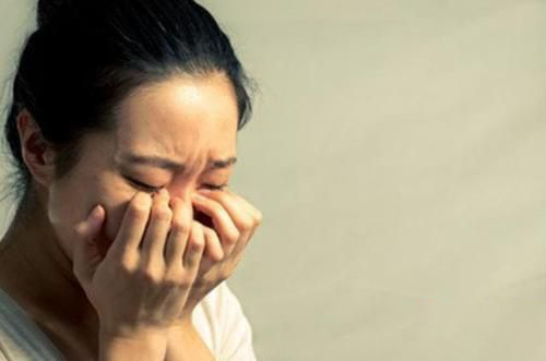 梦见抱头痛哭