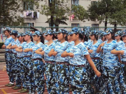 孕妇梦见军训