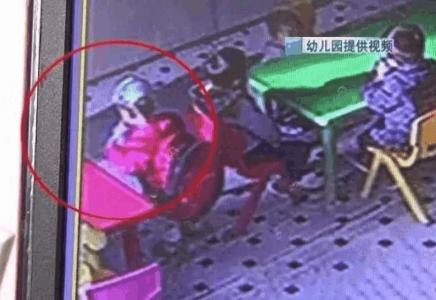 梦见把屎拉在教室里