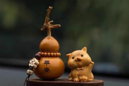 属鼠人车上摆放什么最旺