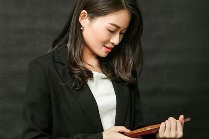 1978年属马女黑色衣服五行相克_78年属马女穿黑色命理分析_78年属马女穿黑色衣服好吗