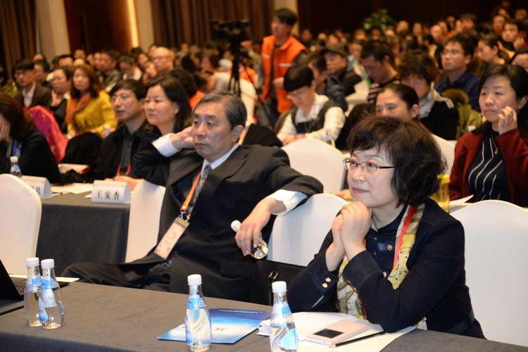 白羊座成长经历：从热血少年到人生导师