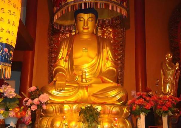 女人梦见寺庙佛像寓意好运降临_女人梦见寺庙和佛像_女性梦见寺庙佛像预示吉兆