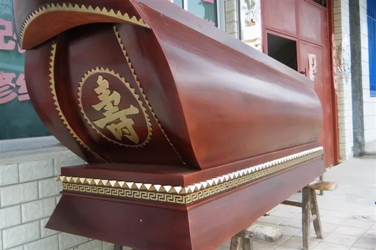梦见棺材里的尸体预示_梦见抬死人棺材是什么意思_梦见抬死人棺材是什么意思