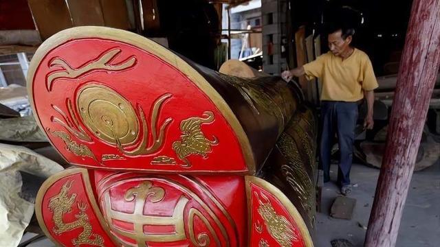 女人梦见家里放着棺材_女人梦见家里放着棺材_周公解梦家中见棺主大吉