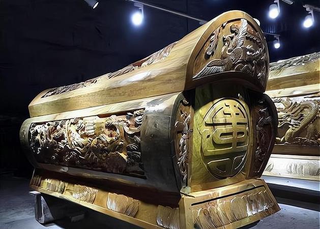 棺材梦解析_梦见好多棺材停在一起_梦见好多棺材停在一起