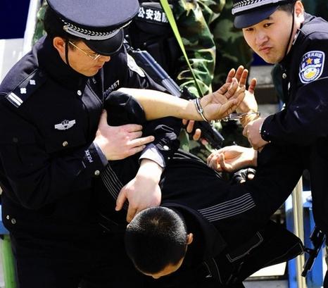 梦到小偷梦见家里进小偷梦见自己抓小偷_梦见小偷