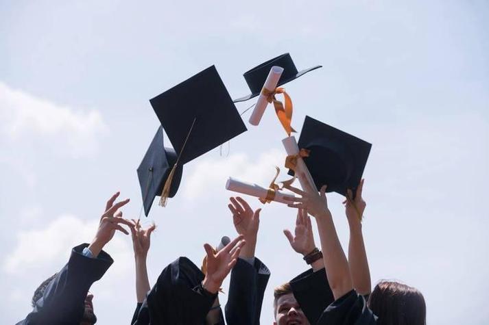 梦见老同学的心理暗示_梦见老同学_梦见老同学的含义
