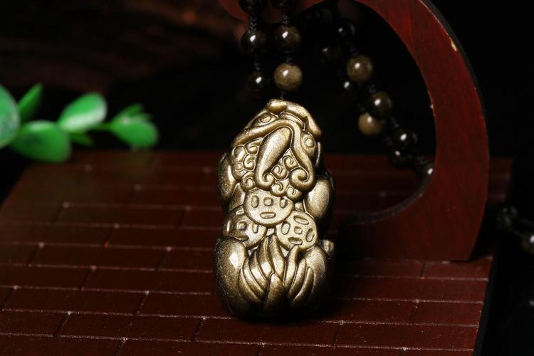 火蛇命适合佩戴什么_火蛇命平衡五行的水晶饰品_火蛇命适合佩戴的饰品