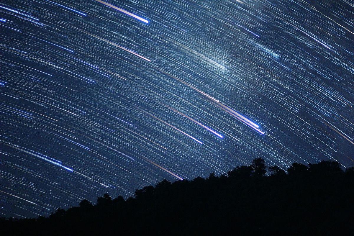 狮子座流星雨观测时间_狮子座流星雨形成原理_狮子座流星雨怎么形成的