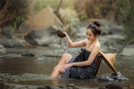 女人梦见雾很大看不清_女人梦到雾极大而看不清的解析_梦到雾大看不清预示什么