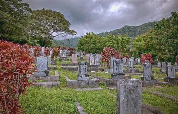 梦见爷爷坟被破坏啥意思？是家族运势预警吗