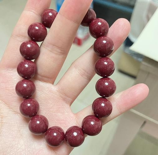 属鼠人戴朱砂好不好