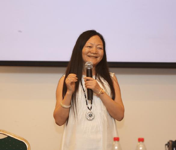跟易经很有缘的女人