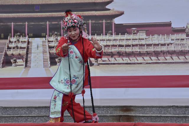 梦见演戏、唱戏