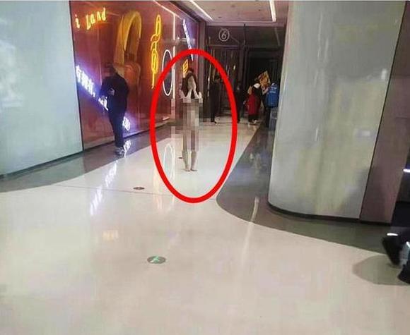 女人梦见光着上半身